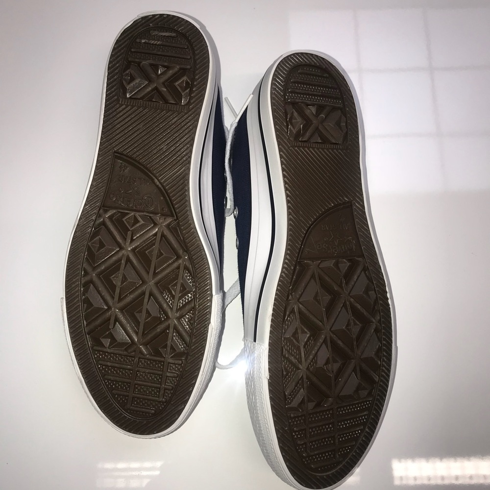 Converse - Picture 3 of 4